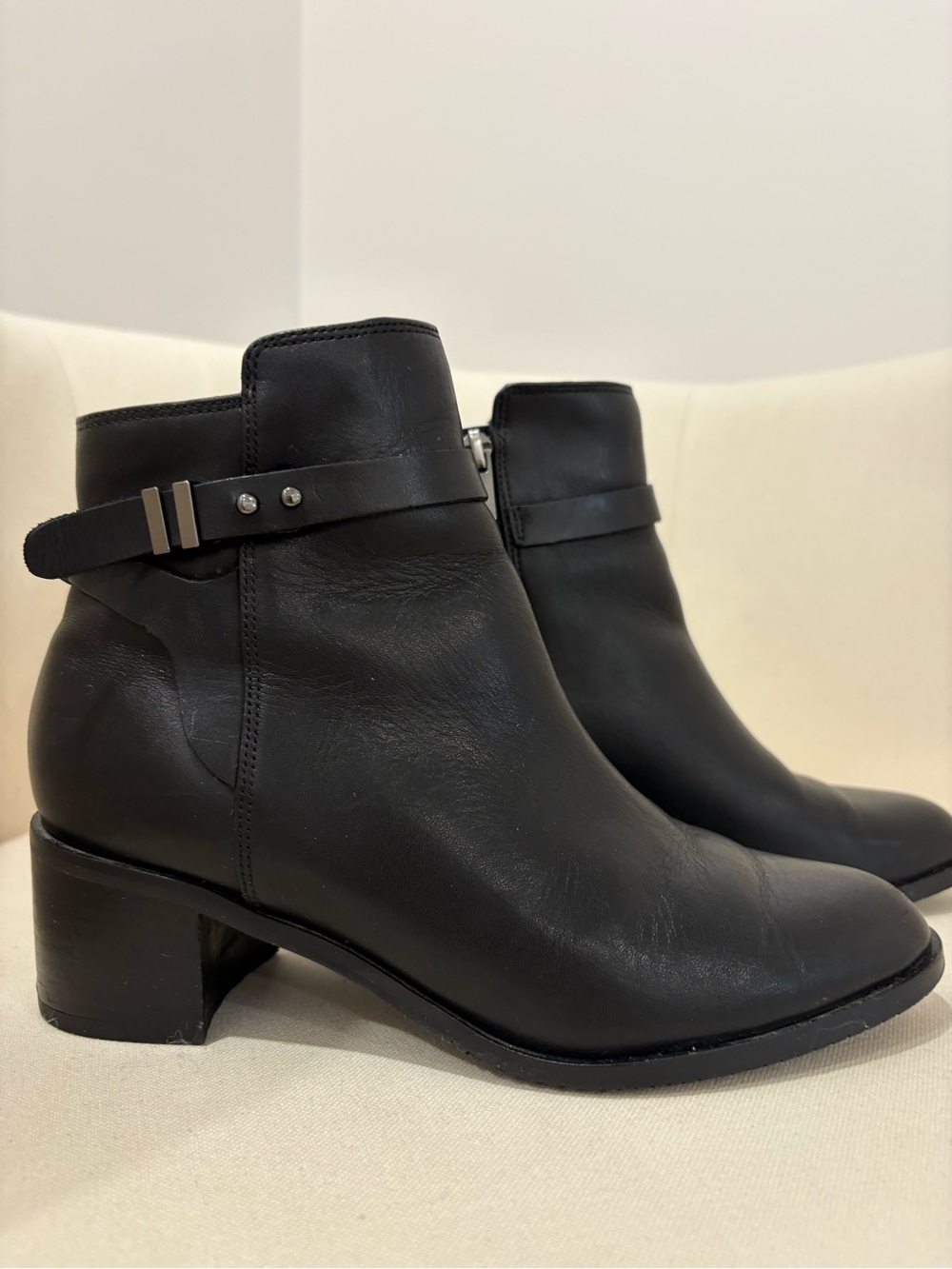 Clarks Poise Freya Black Leather Ankle Boots - Size 5.5